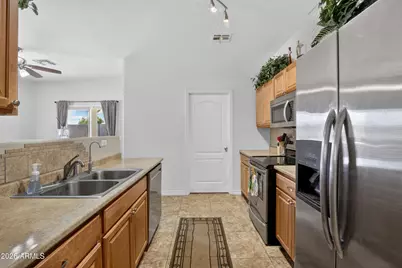 566 E Renegade Place, San Tan Valley, AZ 85143 - Photo 9