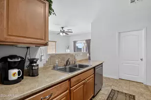 566 E Renegade Pl, San Tan Valley, AZ 85143 - Photo 9