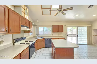 6131 W Desert Cove Avenue, Glendale, AZ 85304 - Photo 11