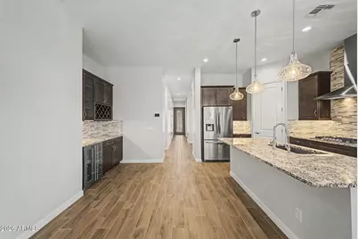 6639 E Michigan Avenue, Phoenix, AZ 85054 - Photo 11