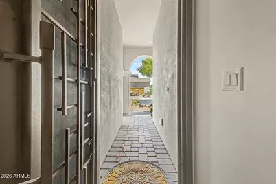6639 E Michigan Avenue, Phoenix, AZ 85054 - Photo 3