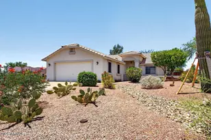 9421 E Sleepy Hollow Trail, Gold Canyon, AZ 85118 - Photo 1