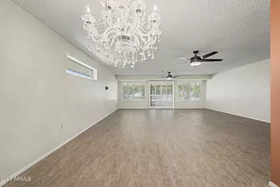 10405 W Saratoga Circle W, Sun City, AZ 85351 - Photo 13