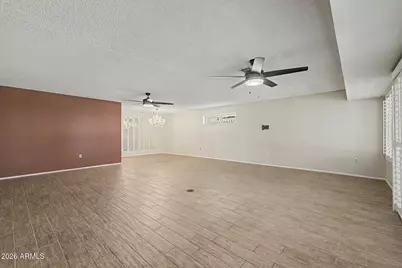 10405 W Saratoga Circle W, Sun City, AZ 85351 - Photo 7
