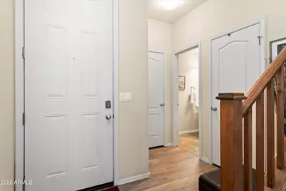 8146 W Groom Creek Road, Phoenix, AZ 85043 - Photo 3