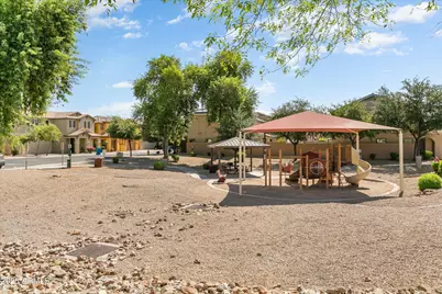 8146 W Groom Creek Road, Phoenix, AZ 85043 - Photo 29