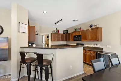 8146 W Groom Creek Road, Phoenix, AZ 85043 - Photo 11