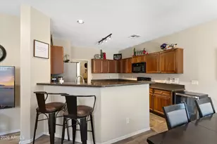 8146 W Groom Creek Rd, Phoenix, AZ 85043 - Photo 11