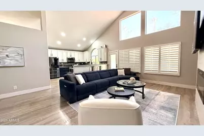 3879 E Amberwood Drive, Phoenix, AZ 85048 - Photo 11