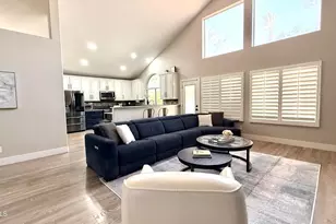 3879 E Amberwood Dr, Phoenix, AZ 85048 - Photo 11