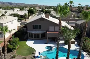 3879 E Amberwood Dr, Phoenix, AZ 85048 - Photo 1