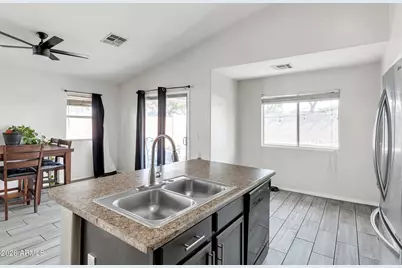 3233 W Huntington Drive, Phoenix, AZ 85041 - Photo 9