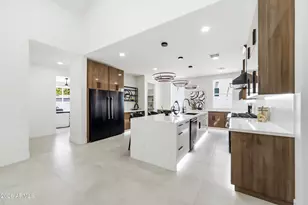 4002 N 34th St, Phoenix, AZ 85018 - Photo 17