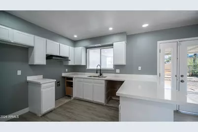 1558 W Crescent Avenue, Mesa, AZ 85202 - Photo 9