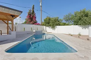 144 E Winter Dr, Phoenix, AZ 85020 - Photo 23