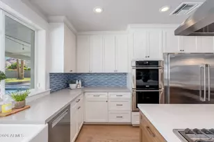 4244 E Patricia Jane Dr, Phoenix, AZ 85018 - Photo 17