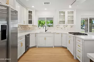 7801 N 16th Ln, Phoenix, AZ 85021 - Photo 13
