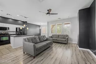 2012 N 78th Glen, Phoenix, AZ 85035 - Photo 9