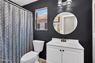 527 W Kelton Ln, Phoenix, AZ 85023 - Photo 15