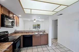19601 N 7th St, Phoenix, AZ 85024 - Photo 13