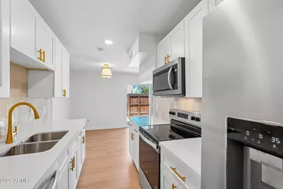 5919 W Golden Lane, Glendale, AZ 85302 - Photo 7