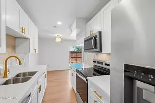 5919 W Golden Ln, Glendale, AZ 85302 - Photo 7