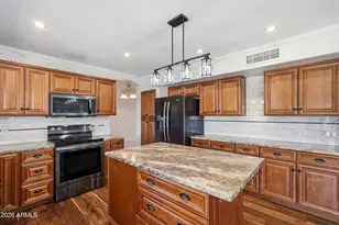 1231 W Islandia Dr, Gilbert, AZ 85233 - Photo 9