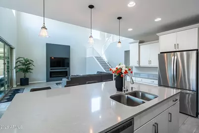7228 W Quail Track Drive, Peoria, AZ 85383 - Photo 17