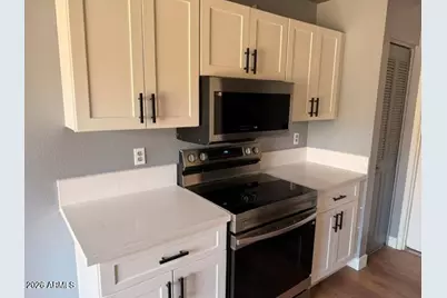 7665 W Minnezona Avenue, Phoenix, AZ 85033 - Photo 11