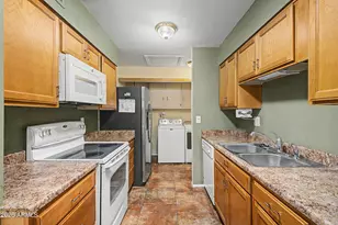 10501 W Palmeras Dr, Sun City, AZ 85373 - Photo 7