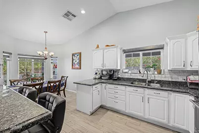 5421 N 73rd Drive, Glendale, AZ 85303 - Photo 13