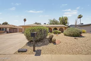 2721 E Cannon Dr, Phoenix, AZ 85028 - Photo 1