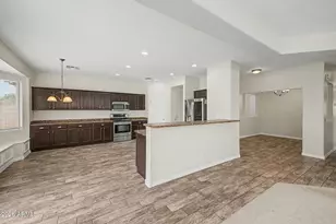 17611 W Crocus Dr, Surprise, AZ 85388 - Photo 9