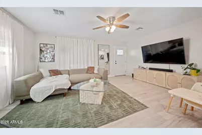 2547 W Adams Street, Phoenix, AZ 85009 - Photo 17