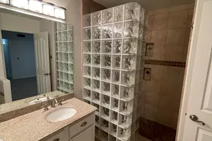 4709 E Abraham Ln, Phoenix, AZ 85050 - Photo 11