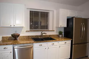 4709 E Abraham Ln, Phoenix, AZ 85050 - Photo 3