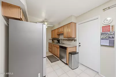 10040 W Lancaster Drive, Sun City, AZ 85351 - Photo 15