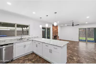 7433 W Canterbury Drive, Peoria, AZ 85345 - Photo 11