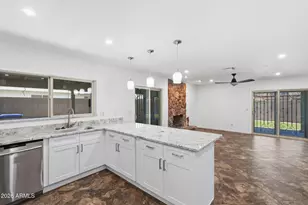 7433 W Canterbury Dr, Peoria, AZ 85345 - Photo 11
