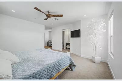 8720 E Whitton Avenue, Scottsdale, AZ 85251 - Photo 11