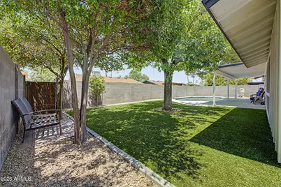 8720 E Whitton Avenue, Scottsdale, AZ 85251 - Photo 23