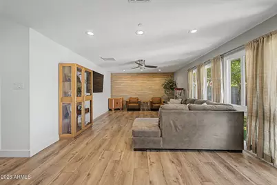 8720 E Whitton Avenue, Scottsdale, AZ 85251 - Photo 9