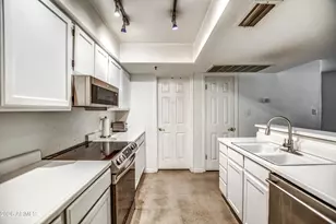 100 E Fillmore St, Phoenix, AZ 85004 - Photo 11