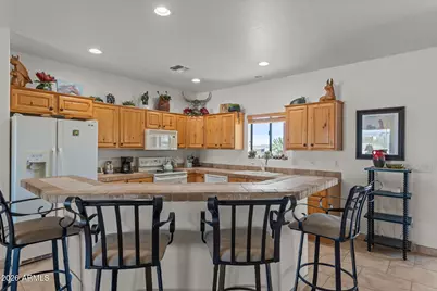 21223 W Restin Road, Wittmann, AZ 85361 - Photo 11