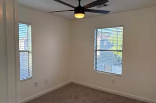 1570 S Owl Dr, Gilbert, AZ 85296 - Photo 27