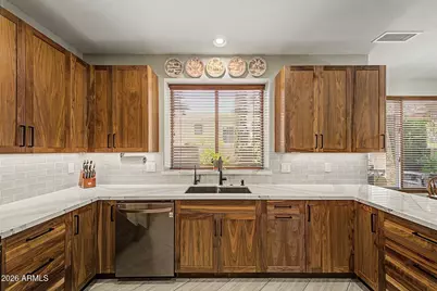 25412 N 68th Drive, Peoria, AZ 85383 - Photo 9