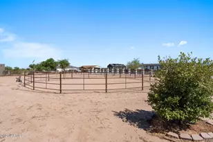 27513 N 252nd Ave, Wittmann, AZ 85361 - Photo 5
