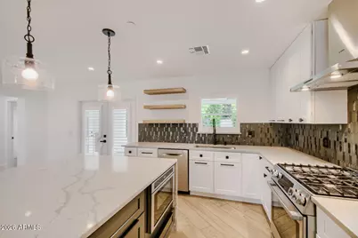 8318 E Sells Drive, Scottsdale, AZ 85251 - Photo 9