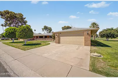 10962 W Kelso Drive, Sun City, AZ 85351 - Photo 3