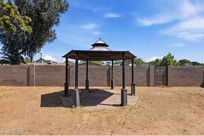 250 E Park Avenue, Gilbert, AZ 85234 - Photo 29